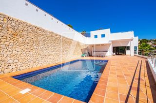 Chalet in Cala Advocat-Baladrar