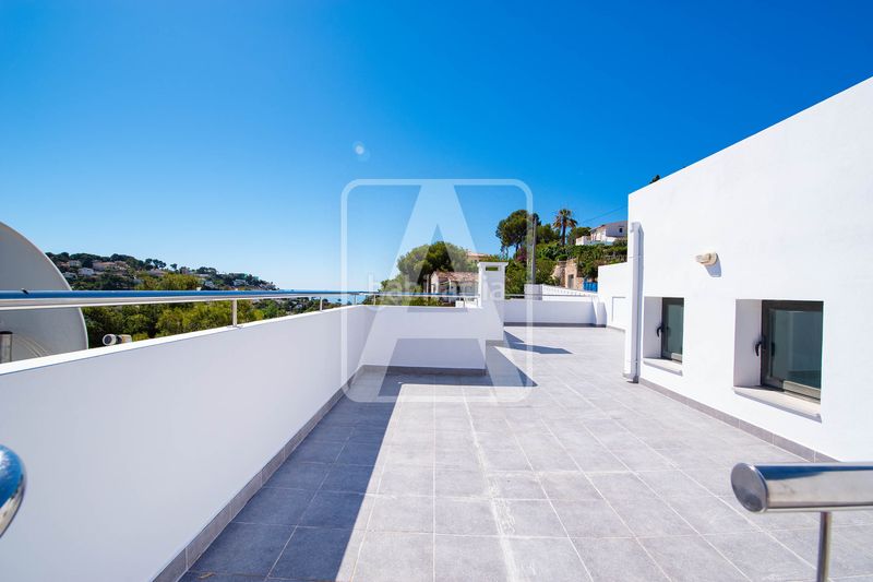 Foto da746903-8c16-4126-80b3-dcde4f007e6a. Xalet amb calefacció aparcament piscina a Cala Advocat-Baladrar Benissa