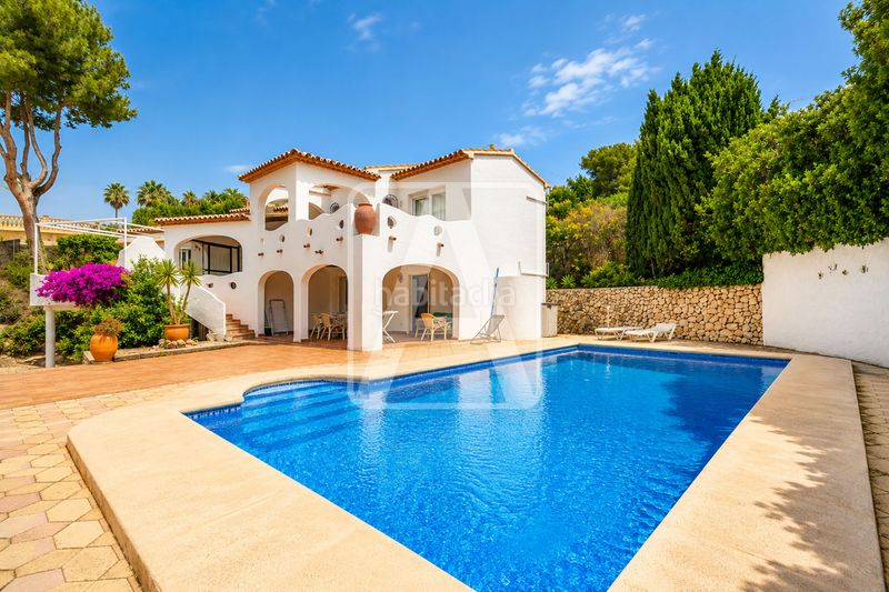 Foto a5be3b80-f868-4b7f-ab8d-980c063d5772. Chalet en La Fustera Benissa