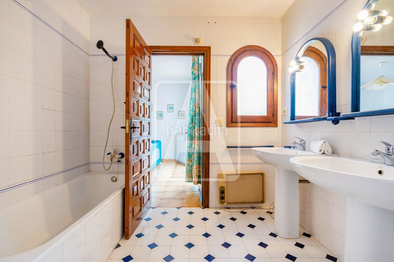 Foto b5ae3a6f-8305-46e7-8b70-bf7ce862522d. Chalet en La Fustera Benissa