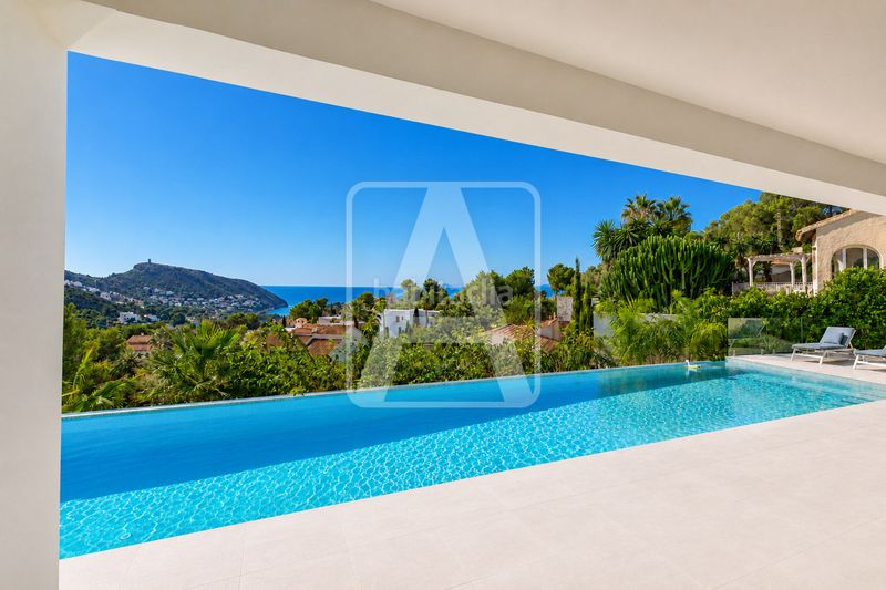 Foto ceda04e9-c887-41c7-9ca5-f6153879d0fc. Xalet amb calefacció aparcament piscina a Paichi Moraira