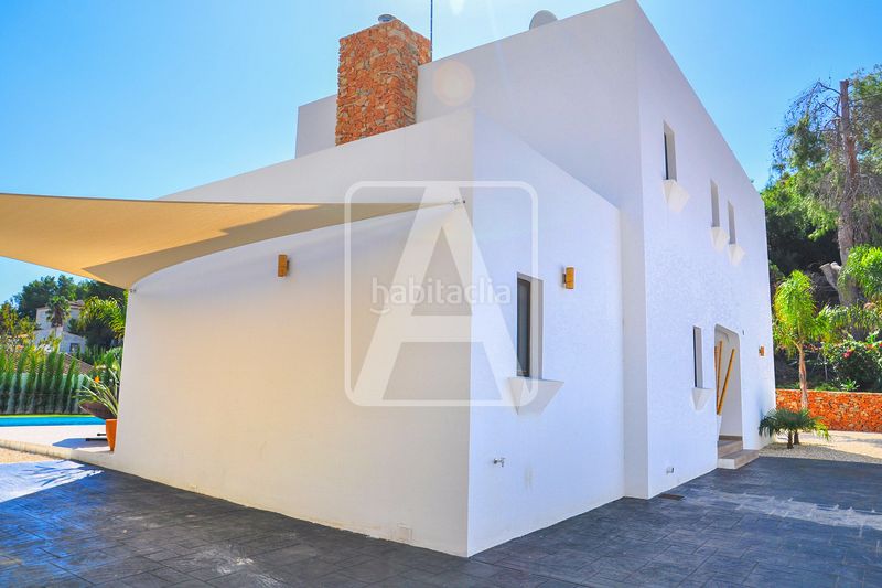 Foto ad9303a7-2900-4cb5-8c02-bf477273c006. Xalet amb calefacció aparcament piscina a Cala Advocat-Baladrar Benissa