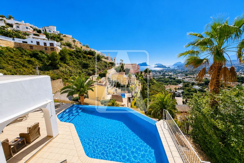 Foto 9c5170b2-fa0b-44a3-9480-9c2f7e526179. Chalet en Paichi Moraira