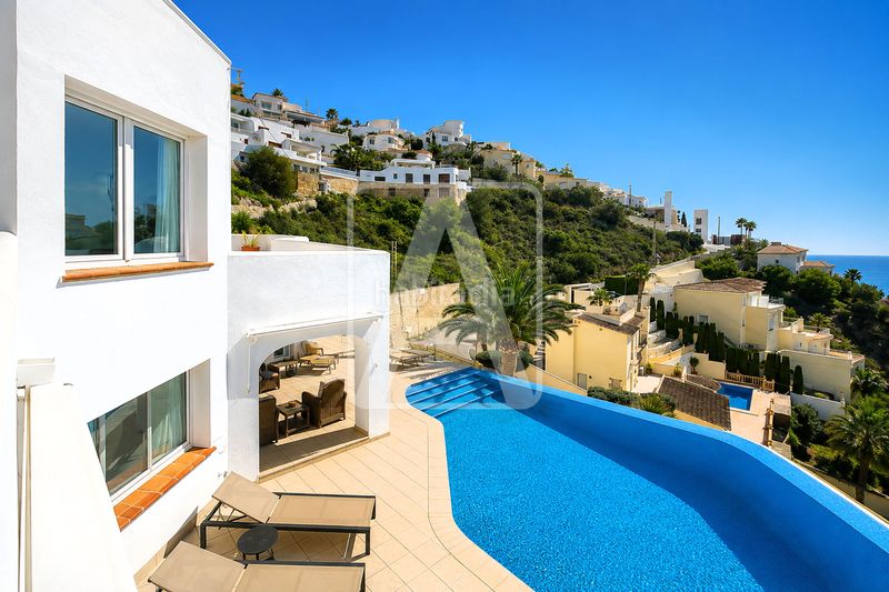 Foto daf7ac8e-3b08-43e5-9a92-60e3e846ac15. Chalet en Paichi Moraira
