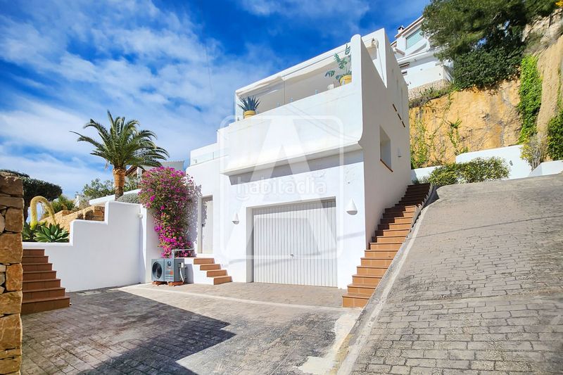Foto ee794c18-4620-4588-b70b-cb048466e64a. Chalet en Paichi Moraira