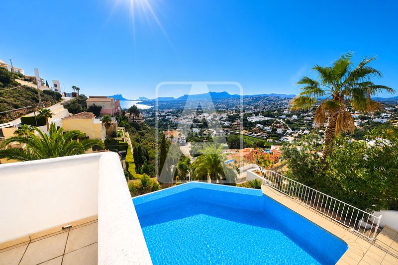Foto fd5d0836-ce09-421a-8475-9957b4d1feef. Chalet en Paichi Moraira