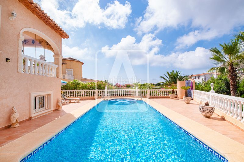 Foto 1d9a3723-63c2-4eb4-b991-c58a3a275720. Xalet amb calefacció aparcament piscina a Canuta Calp