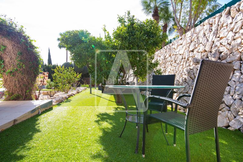 Foto b7ced762-8634-49df-8a1c-f1c4e5093350. Chalet en La Fustera Benissa