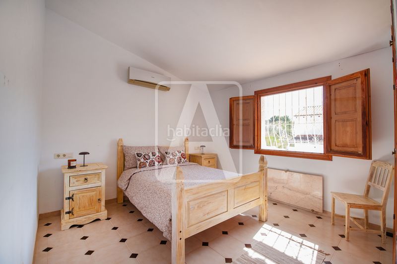 Foto ced58a8d-8381-41c7-93db-52e8df8149a7. Chalet en La Fustera Benissa