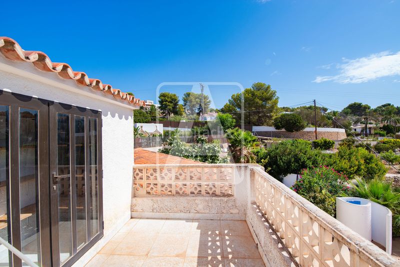 Foto ff314aa1-bcba-4e97-bff5-27e1960fa930. Chalet en La Fustera Benissa