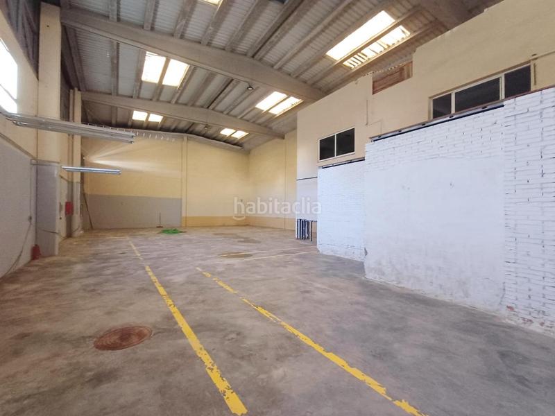 Foto b690fa7d-e397-4fc7-b0a1-ca1ad33dff7a. Rent industrial building in Picanya