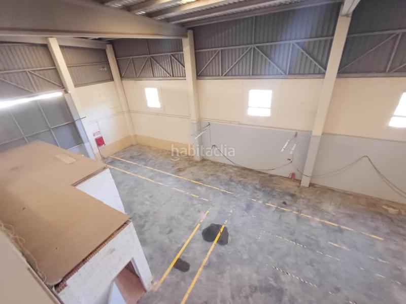 Foto bc1d2c50-ac47-473f-b4ad-711205979af2. Rent industrial building in Picanya