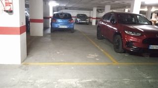 Aparcament cotxe a Carrer Baixada de Toro 11