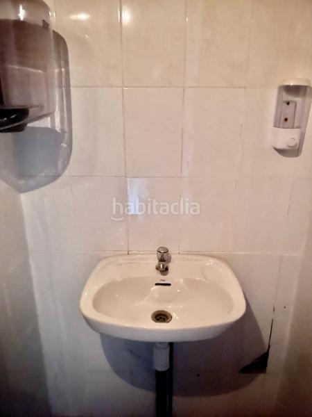 Foto 8133aedb-295c-4542-b895-e582f7e1b003. Local comercial en carrer del roser 104 en Llevant Reus