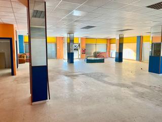 Geschäftsraum in Carrer deltebre 8