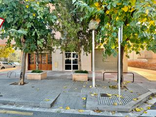 Business premise in Carrer de cambrils 19