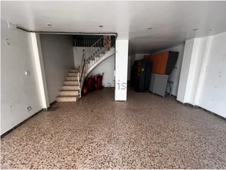 Local Comercial a Carrer deltebre 5. Local de 55 m2