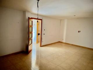 Casa adossada  Carrer del vendrell. A reformar