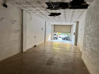 Business premise in Carrer de Xavier Gambús