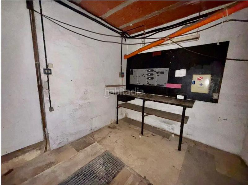 Foto f8182039-7981-4c8d-b1a0-b5761fe0ea18. Locale commerciale in Centre Torredembarra