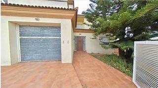 Chalet  Carrer de la noguera ribagorçana. A reformar