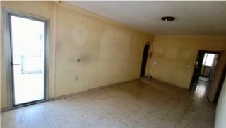 Appartamento  Avinguda de sant bernat calbó. A reformar, zona céntrica