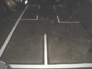 Motorcycle parking in Carrer d'Aragó 135