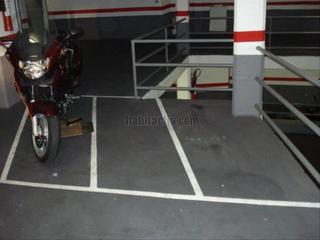 Motorcycle parking in Carrer d'Entença 186