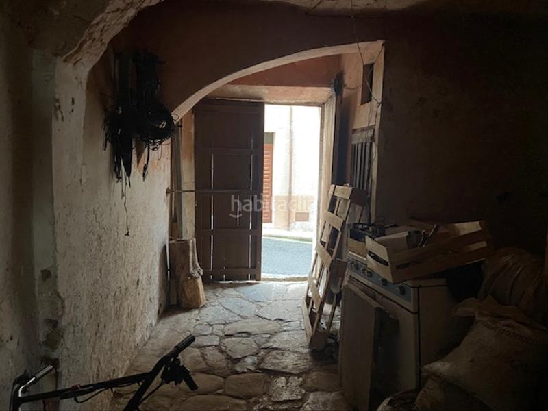 Foto 0de56f5d-1b19-4f6b-8d46-4b4ee13d35d2. Masia a carrer travessia ciutadella 11 a Tortellà