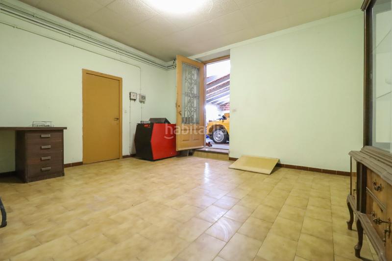 Foto 27d53152-b1ec-492e-bc40-ee19451a4801. Masía masia per restaurar amb 45.000 m2 de camps en Pontós