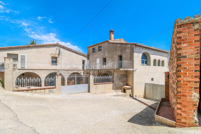 Foto 5a4e1768-97c8-4aab-8ed4-2f3daeed356b. Masía masia per restaurar amb 45.000 m2 de camps en Pontós