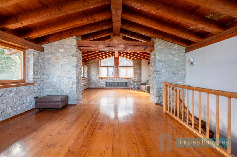 Foto 14d65709-f347-4cb5-97be-fb880e2dc4c5. Bauernhof mit kamin heizung parking pool in Camós