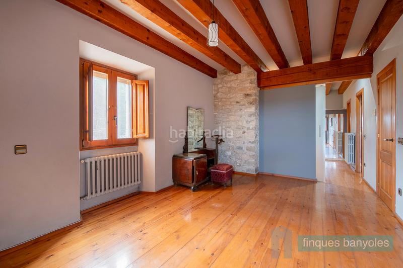 Foto 22339f00-8cd7-4d57-8467-39e4508d5f09. Bauernhof mit kamin heizung parking pool in Camós