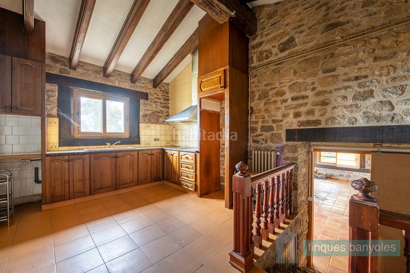 Foto 699eb5b8-1f9e-470b-8f7d-b0d8fe3d6fe2. Bauernhof mit kamin heizung parking pool in Camós