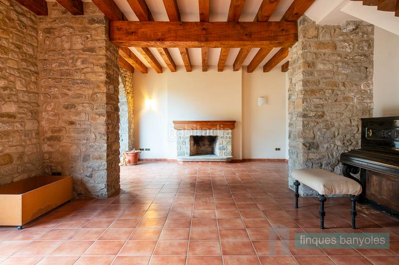 Foto a266683b-8f22-462f-baa7-d1f5ee60e6bd. Bauernhof mit kamin heizung parking pool in Camós