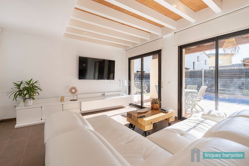 Foto d9b63592-ab93-472a-85d2-d97e6e4c6b42. Casa adossada amb calefacció piscina a Porqueres
