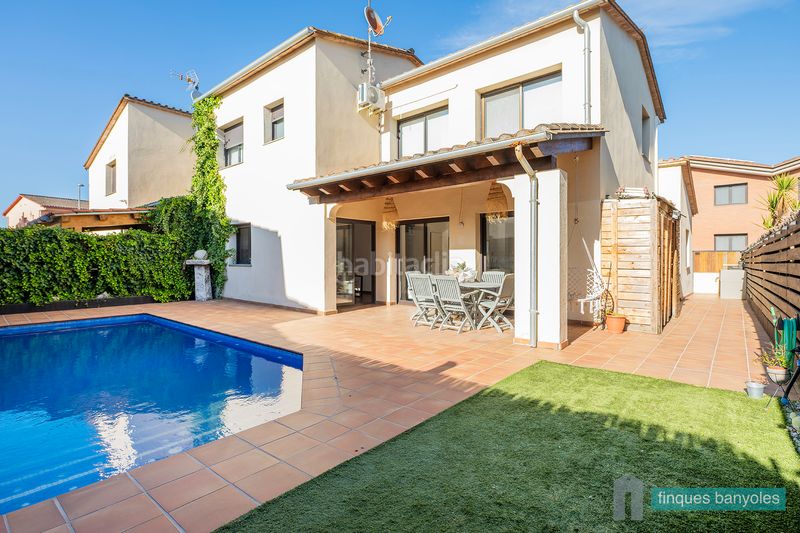Foto eb4a1b62-1373-4b0b-a56f-b796a97856e8. Casa adossada amb calefacció piscina a Porqueres