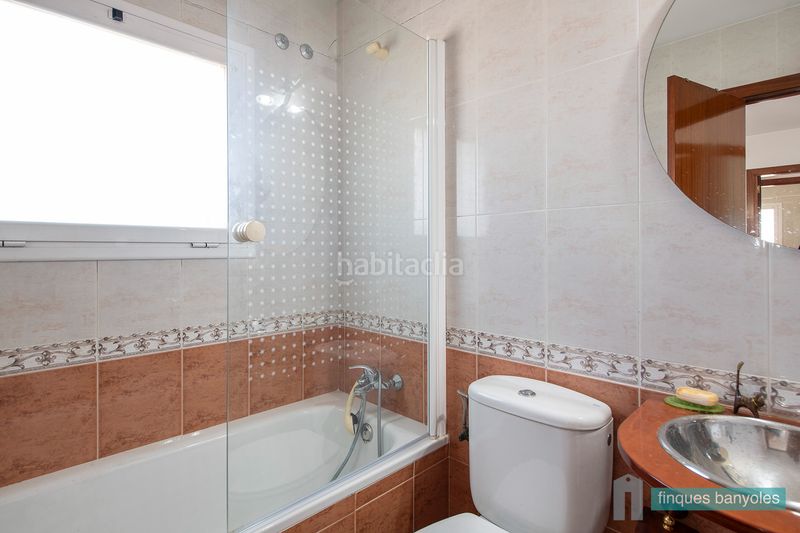 Foto aa573238-dcac-4edf-bcda-bb91e2bfc757. Xalet amb aparcament a Fontcoberta