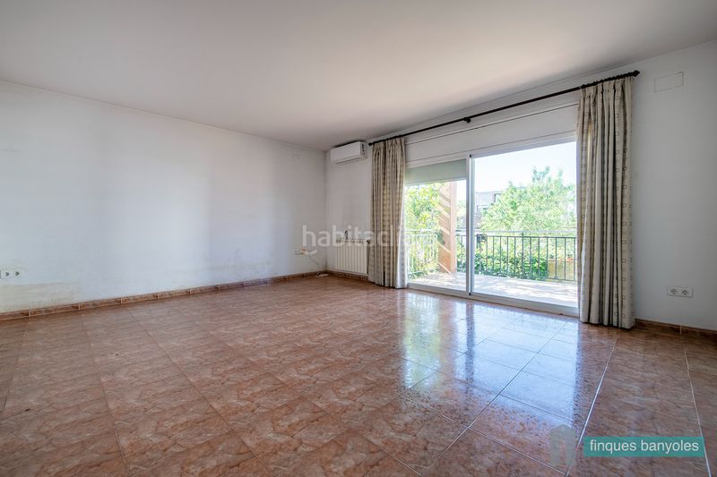 Foto eac2b391-2345-4000-85a6-9a6d04fde88a. Xalet amb aparcament a Fontcoberta