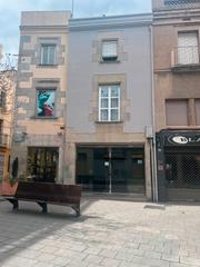 Lloguer Local Comercial a Plaça de les olles 2. Local muy céntrico en  zona peatonal