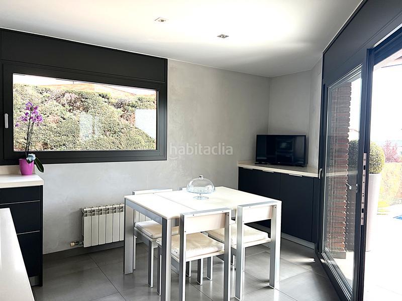 Foto 54d3d4fd-61cb-43d9-b45c-aa68990595c6. Chalet exclusiva e impecable vivienda con gran piscina en Garriga (La)