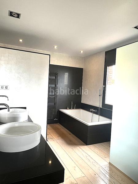Foto 59ccb394-845a-4f1c-a64e-e051bb981caa. Chalet exclusiva e impecable vivienda con gran piscina en Garriga (La)