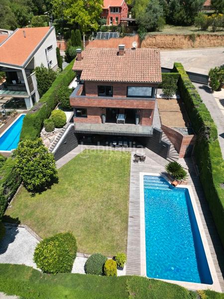 Foto 92084788-c4a6-45e8-8053-8b076a493fd0. Chalet exclusiva e impecable vivienda con gran piscina en Garriga (La)