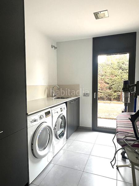 Foto ac3831e6-c2a0-45e3-9baa-b2c96a2d2e2b. Chalet exclusiva e impecable vivienda con gran piscina en Garriga (La)