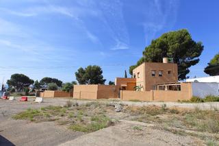 Pis a Alcanar. Apartamento con parcela y vistas al mar