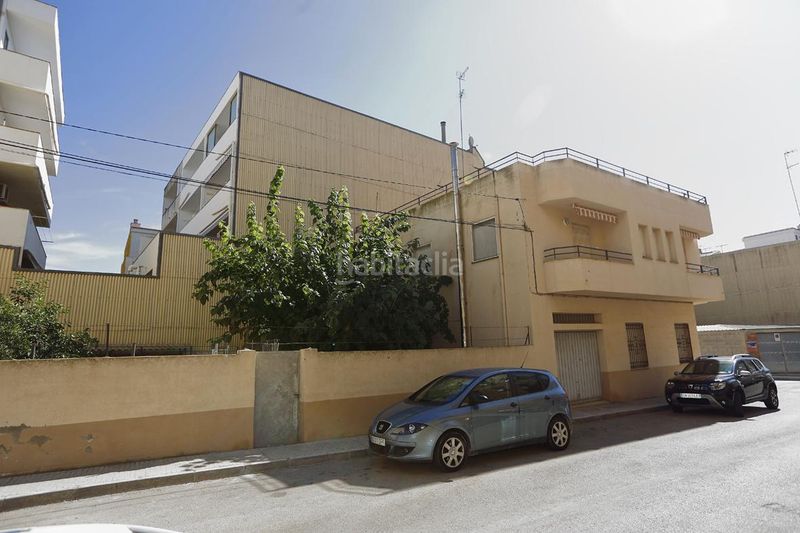 Foto 2aef4786-3ca7-4c30-80ca-bff0f68e97d0. Casa adosada en Alcanar