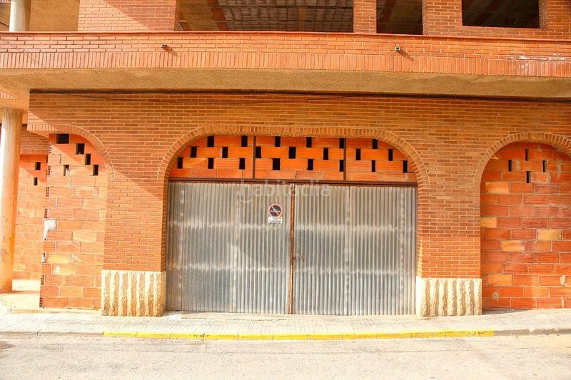 Foto ed4ad3de-ef01-47b2-a245-58cf3110f490. Local comercial a Alcanar
