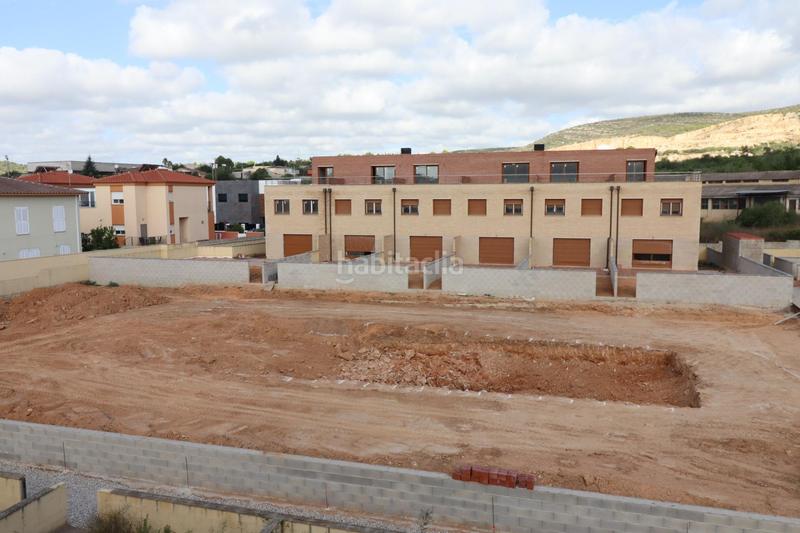Foto 2c06c86b-13d7-4e10-a6c0-77c0ed20b9f2. Casa aparellada amb aparcament piscina a Ulldecona