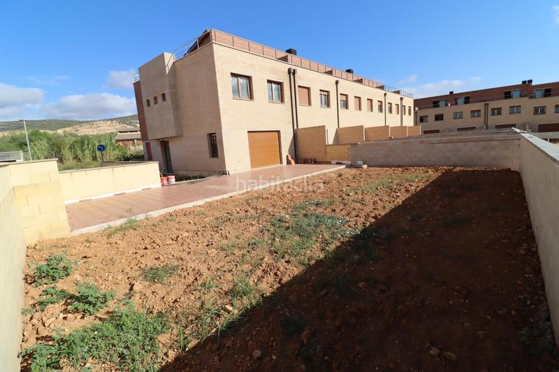 Foto 4d2e5341-d59b-44a7-8a9c-203c6858f1d6. Casa aparellada amb aparcament piscina a Ulldecona