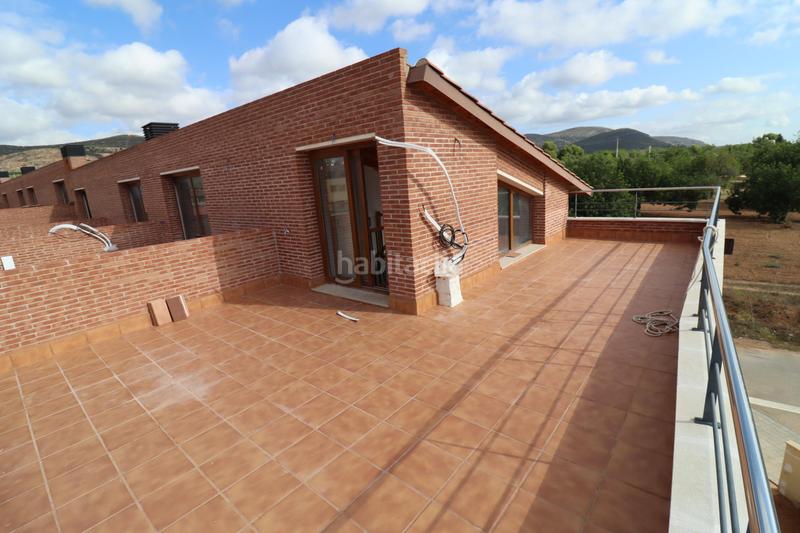 Foto 5fb3f0e5-bbe0-4494-baa6-d2df914ab0da. Casa aparellada amb aparcament piscina a Ulldecona
